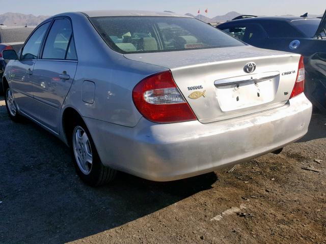 4T1BF32K32U518716 - 2002 TOYOTA CAMRY LE SILVER photo 3