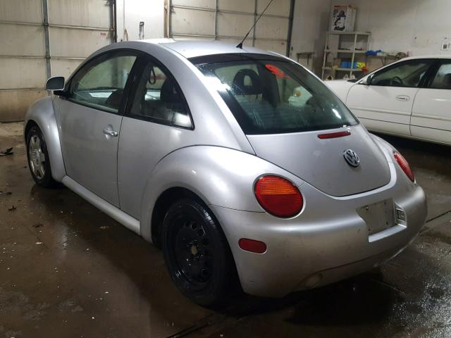 3VWCD21C5YM458726 - 2000 VOLKSWAGEN NEW BEETLE SILVER photo 3