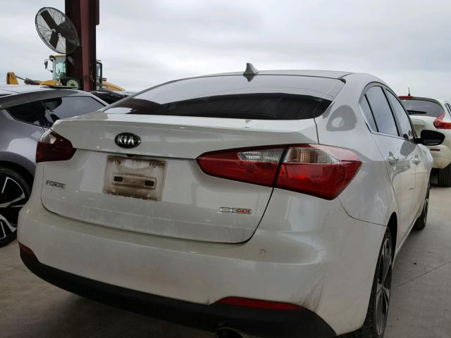 KNAFX4A81E5089327 - 2014 KIA FORTE EX WHITE photo 4