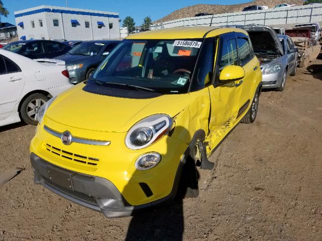 ZFBCFADH0EZ020627 - 2014 FIAT 500L TREKK YELLOW photo 2