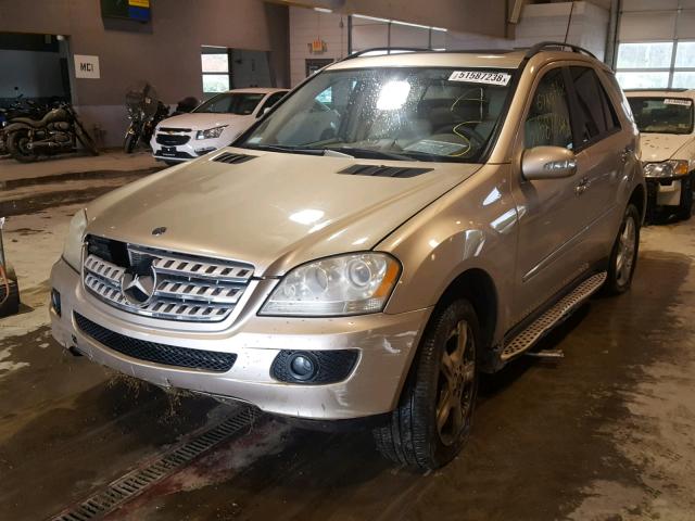 4JGBB86E37A281425 - 2007 MERCEDES-BENZ ML 350 GOLD photo 2