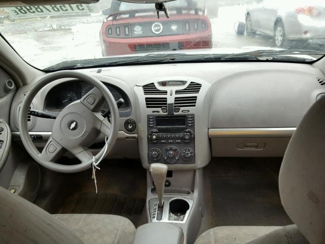 1G1ZT528X5F262605 - 2005 CHEVROLET MALIBU LS 银色 照片 9