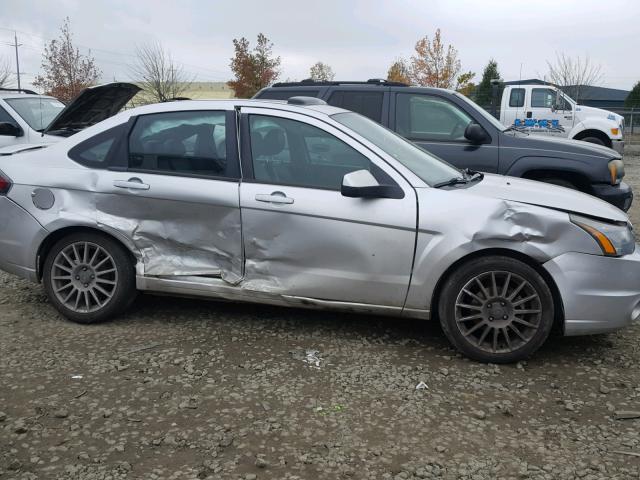 1FAHP3GN1AW236677 - 2010 FORD FOCUS SES SILVER photo 9