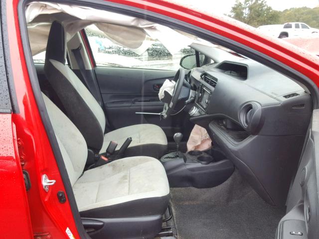 JTDKDTB39F1583192 - 2015 TOYOTA PRIUS C RED photo 5