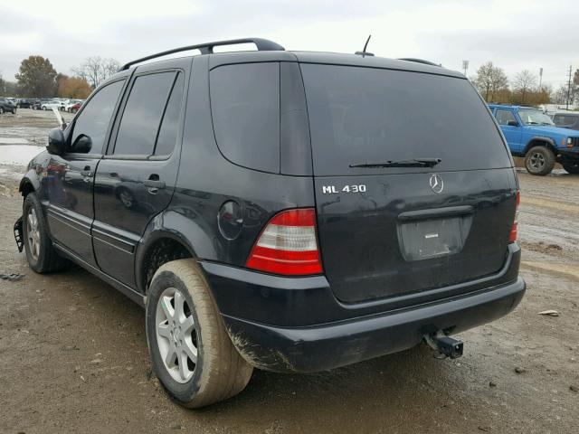 4JGAB72E81A228318 - 2001 MERCEDES-BENZ ML 430 BLACK photo 3