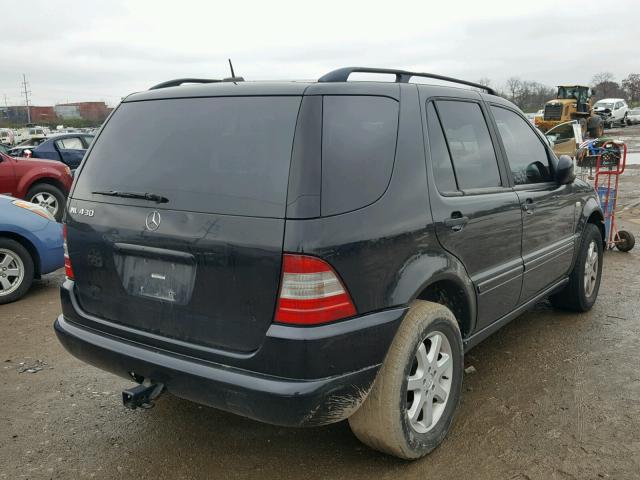 4JGAB72E81A228318 - 2001 MERCEDES-BENZ ML 430 BLACK photo 4