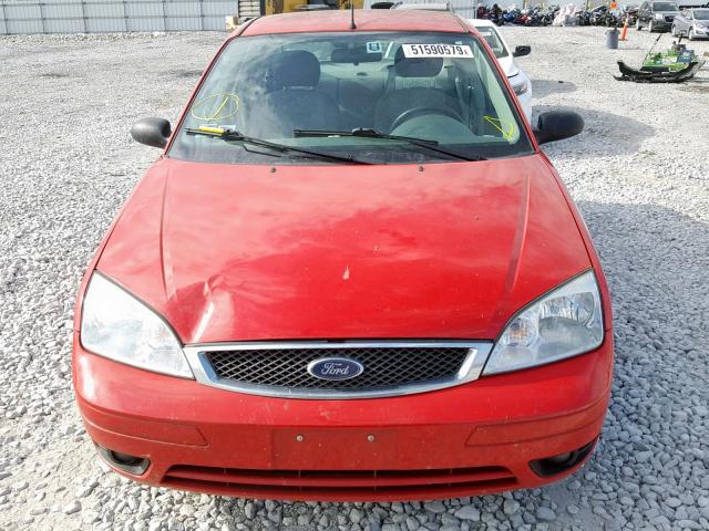 1FAFP34N55W134798 - 2005 FORD FOCUS ZX4 RED photo 9