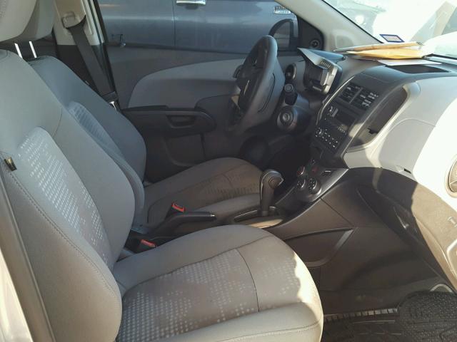 1G1JA5SH1G4184751 - 2016 CHEVROLET SONIC LS 银色 照片 5