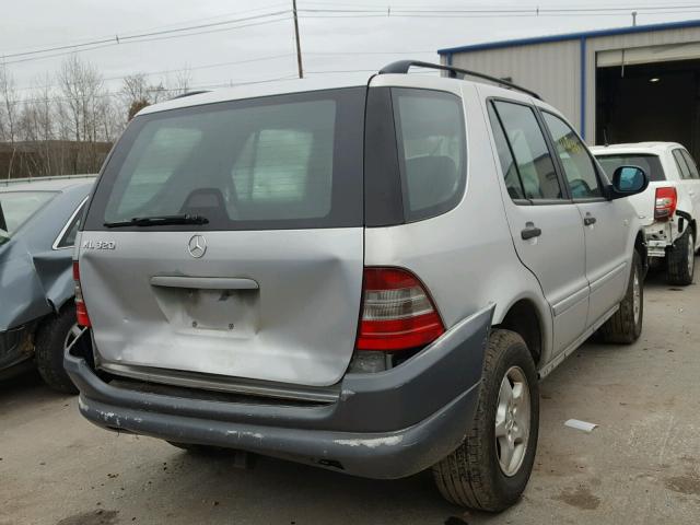 4JGAB54E2XA058483 - 1999 MERCEDES-BENZ ML 320 SILVER photo 4