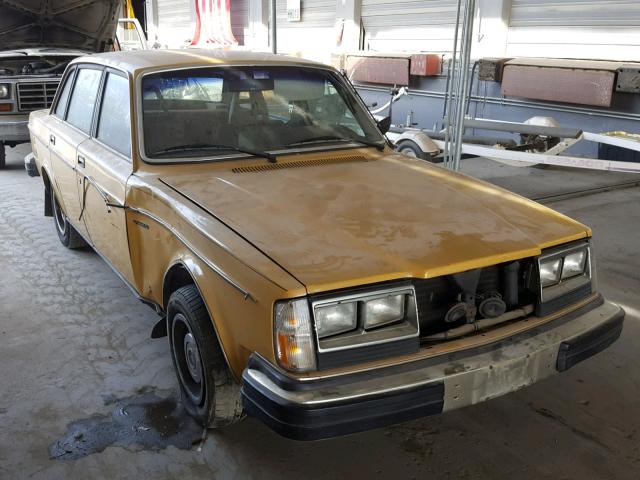 YV1AX4545B1671383 - 1981 VOLVO 244 YELLOW photo 1