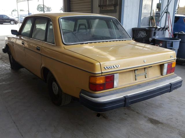 YV1AX4545B1671383 - 1981 VOLVO 244 YELLOW photo 3