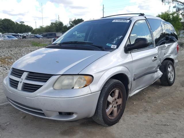 1D4GP45R26B607526 - 2006 DODGE CARAVAN SX SILVER photo 2