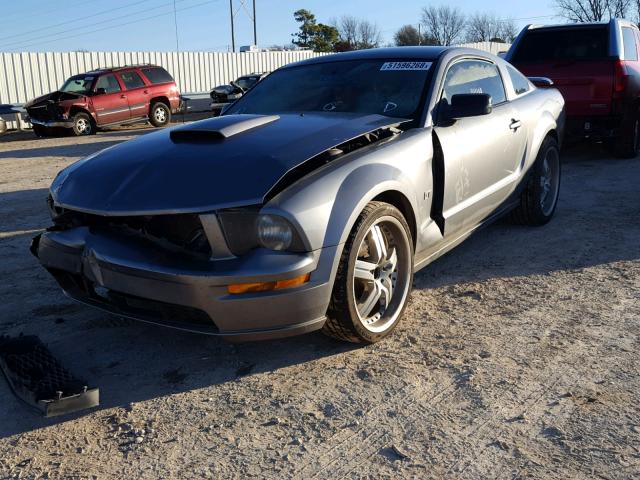 1ZVFT82HX75199457 - 2007 FORD MUSTANG GT GRAY photo 2