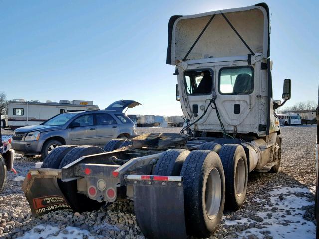 3AKJGBDV7ESFR4738 - 2014 FREIGHTLINER CASCADIA 1 WHITE photo 4