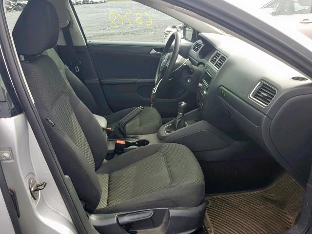 3VW1K7AJ1EM391109 - 2014 VOLKSWAGEN JETTA BASE SILVER photo 5