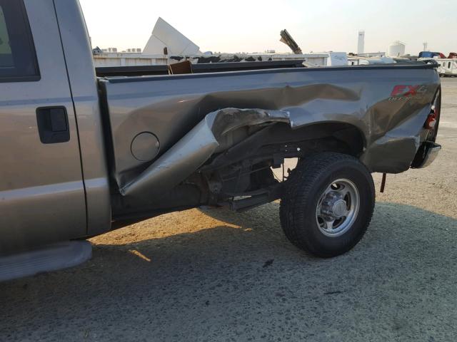 1FTSW31P94EB79216 - 2004 FORD F350 SRW S GOLD photo 9