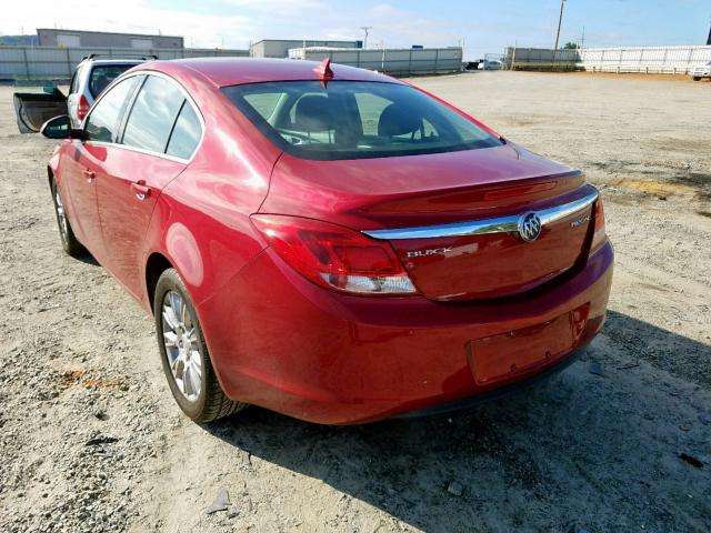 2G4GR5ER6C9204493 - 2012 BUICK REGAL RED photo 3