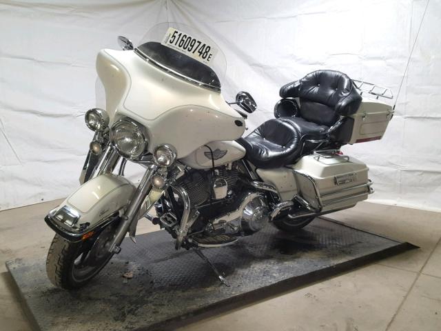 1HD1FFW1X3Y631722 - 2003 HARLEY-DAVIDSON FLHTCI WHITE photo 2