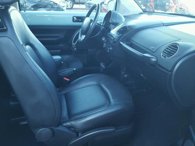 3VWRW3AG7AM032992 - 2010 VOLKSWAGEN NEW BEETLE 白色 照片 5