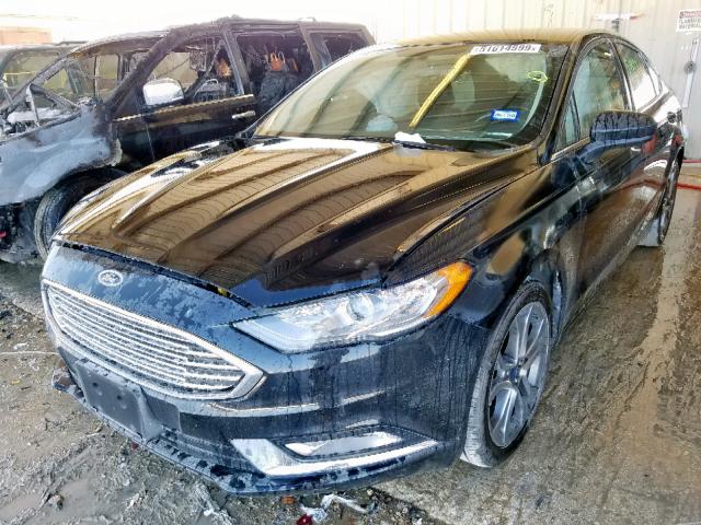 3FA6P0H75HR208867 - 2017 FORD FUSION SE BLACK photo 2