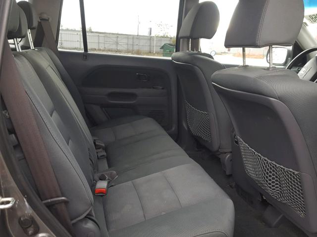 5FNYF18138B503118 - 2008 HONDA PILOT LX GRAY photo 6