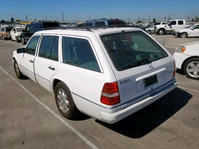 WDBEA92E1SF317168 - 1995 MERCEDES-BENZ E 320 WHITE photo 3