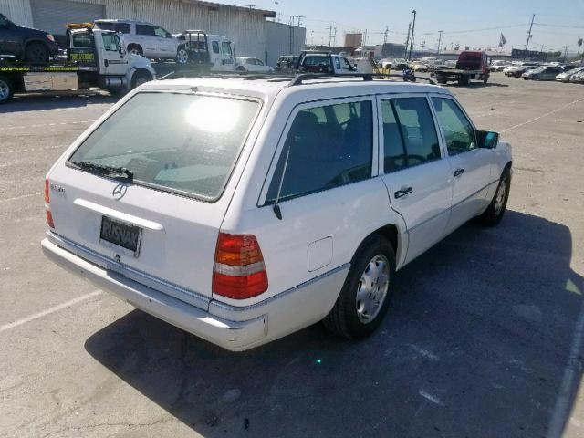 WDBEA92E1SF317168 - 1995 MERCEDES-BENZ E 320 WHITE photo 4