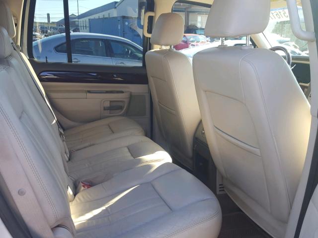 5LMEU88H04ZJ48596 - 2004 LINCOLN AVIATOR 白色 照片 6