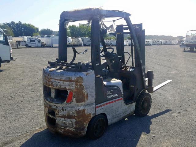 CUL02900677 - 2005 NISSAN FORKLIFT SILVER photo 4