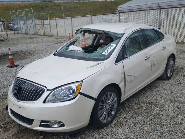 1G4PS5SK1D4130562 - 2013 BUICK VERANO WHITE photo 2