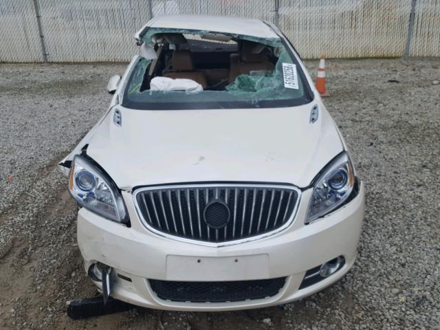 1G4PS5SK1D4130562 - 2013 BUICK VERANO WHITE photo 9