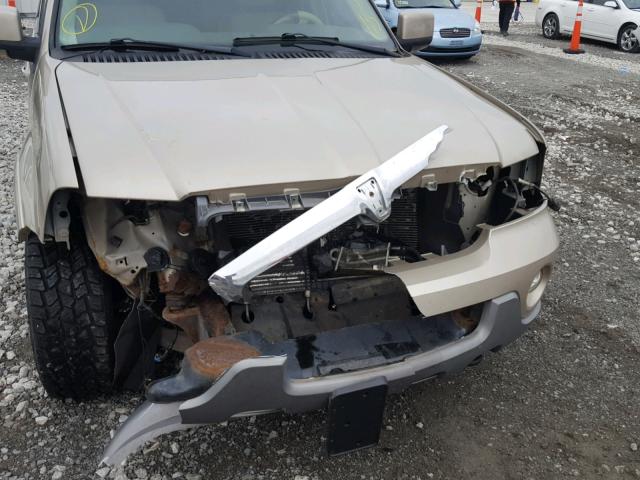 5LMFU28RX4LJ13898 - 2004 LINCOLN NAVIGATOR 棕色 照片 9