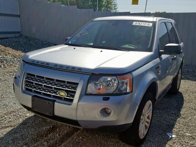 SALFP24N48H031572 - 2008 LAND ROVER LR2 SE GRAY photo 2