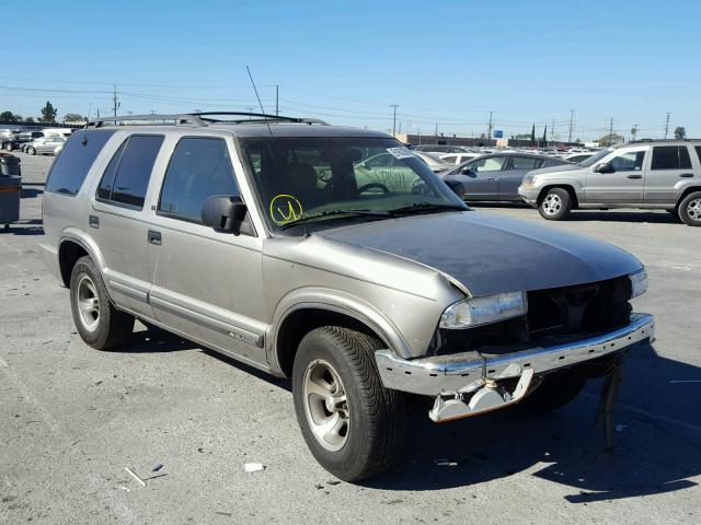 1GNCS13W812227656 - 2001 CHEVROLET BLAZER BEIGE photo 1