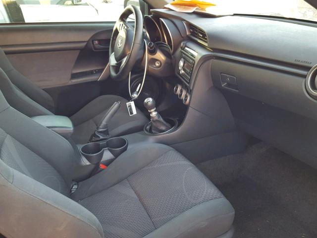 JTKJF5C73B3000223 - 2011 TOYOTA SCION TC 白色 照片 5