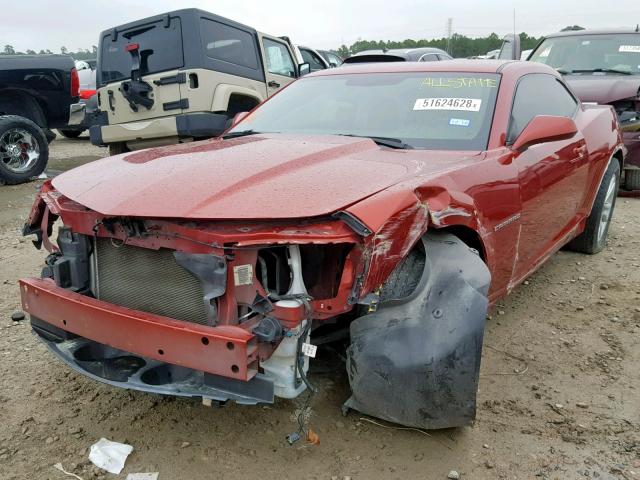 2G1FB1E32F9287670 - 2015 CHEVROLET CAMARO LS RED photo 2