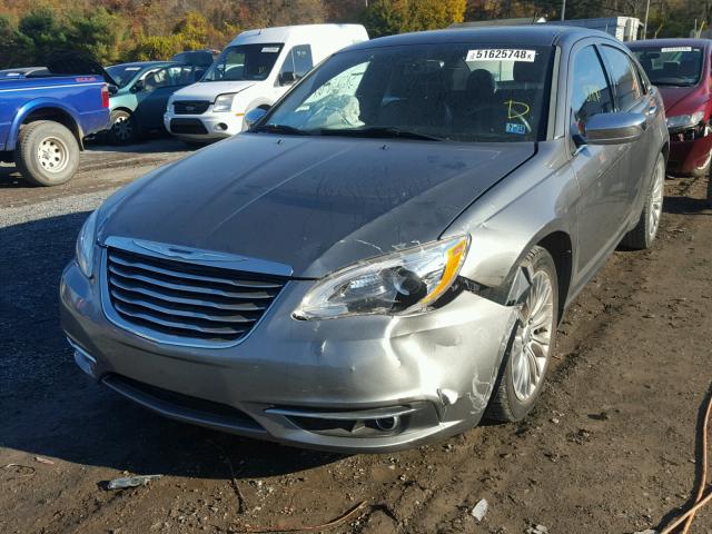 1C3CCBCG1DN612018 - 2013 CHRYSLER 200 LIMITE GRAY photo 2