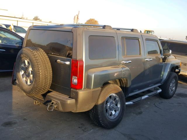 5GTDN13EX78159015 - 2007 HUMMER H3 GRAY photo 4