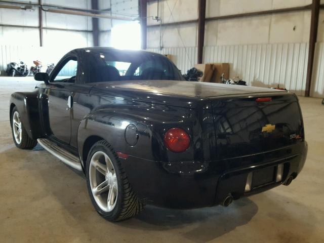1GCES14P94B108558 - 2004 CHEVROLET SSR 黑色 照片 3