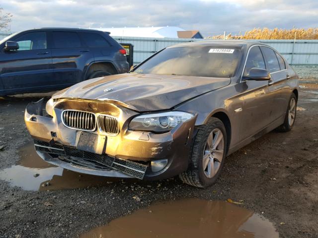 WBAXH5C50DDW15624 - 2013 BMW 528 XI GRAY photo 2