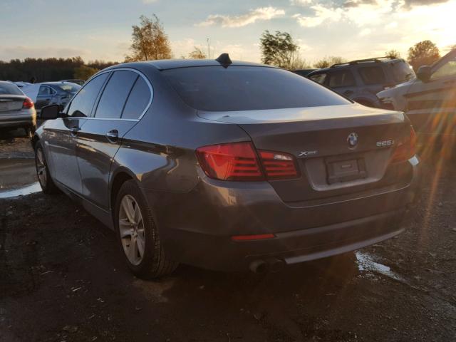 WBAXH5C50DDW15624 - 2013 BMW 528 XI GRAY photo 3