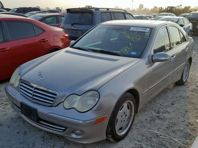 WDBRF61JX5A683924 - 2005 MERCEDES-BENZ C 240 GRAY photo 2