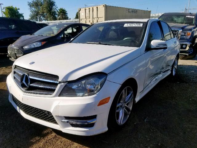 WDDGF4HB4EA902152 - 2014 MERCEDES-BENZ C 250 WHITE photo 2