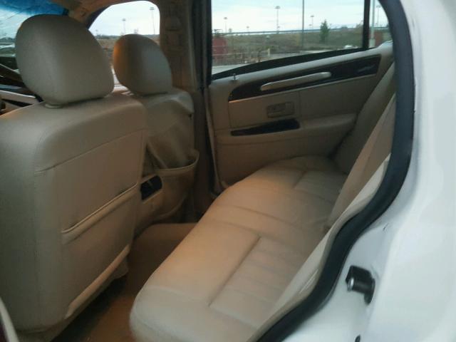 1LNHM81V57Y615294 - 2007 LINCOLN TOWN CAR S WHITE photo 6