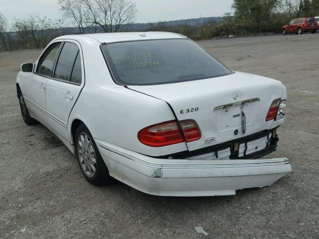 WDBJF65J0YB003972 - 2000 MERCEDES-BENZ E 320 WHITE photo 3