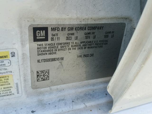 KL1TD5DE5BB245198 - 2011 CHEVROLET AVEO LS WHITE photo 10