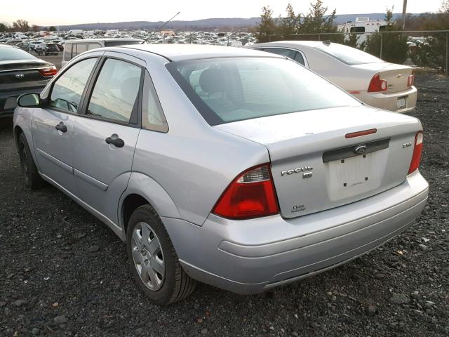 1FAFP34N45W295885 - 2005 FORD FOCUS ZX4 SILVER photo 3