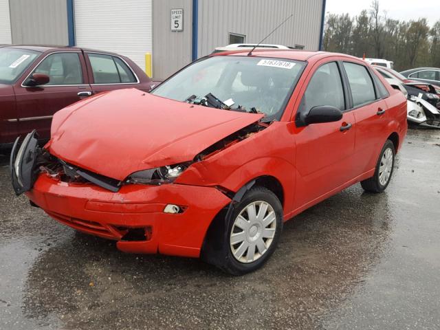 1FAFP34N06W120521 - 2006 FORD FOCUS ZX4 RED photo 2