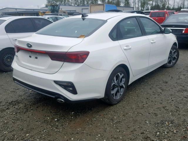 3KPF24AD2KE115495 - 2019 KIA FORTE FE WHITE photo 4