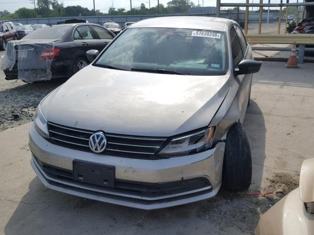 3VW2K7AJ6FM220328 - 2015 VOLKSWAGEN JETTA BASE Ոսկեգույն լուսանկար 2